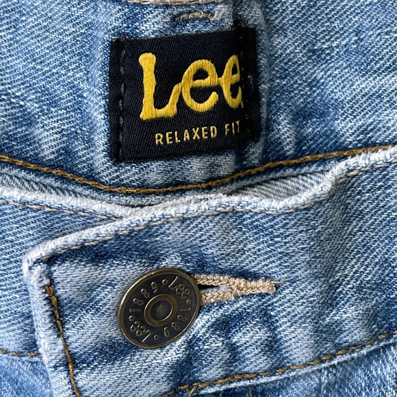 Lee | VTG Inspo Light Wash High Rise Denim Real Straight Relaxed Mom Jeans - Picture 9 of 12